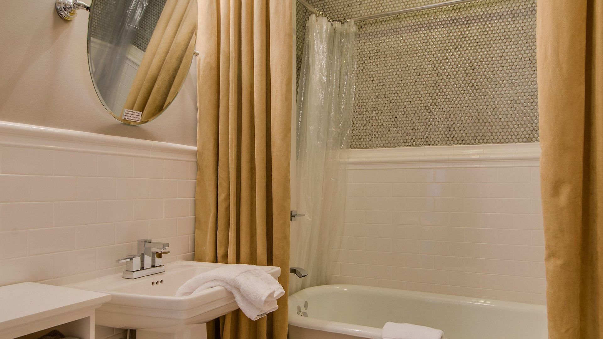 Caroline House Historic Bed & Breakfast