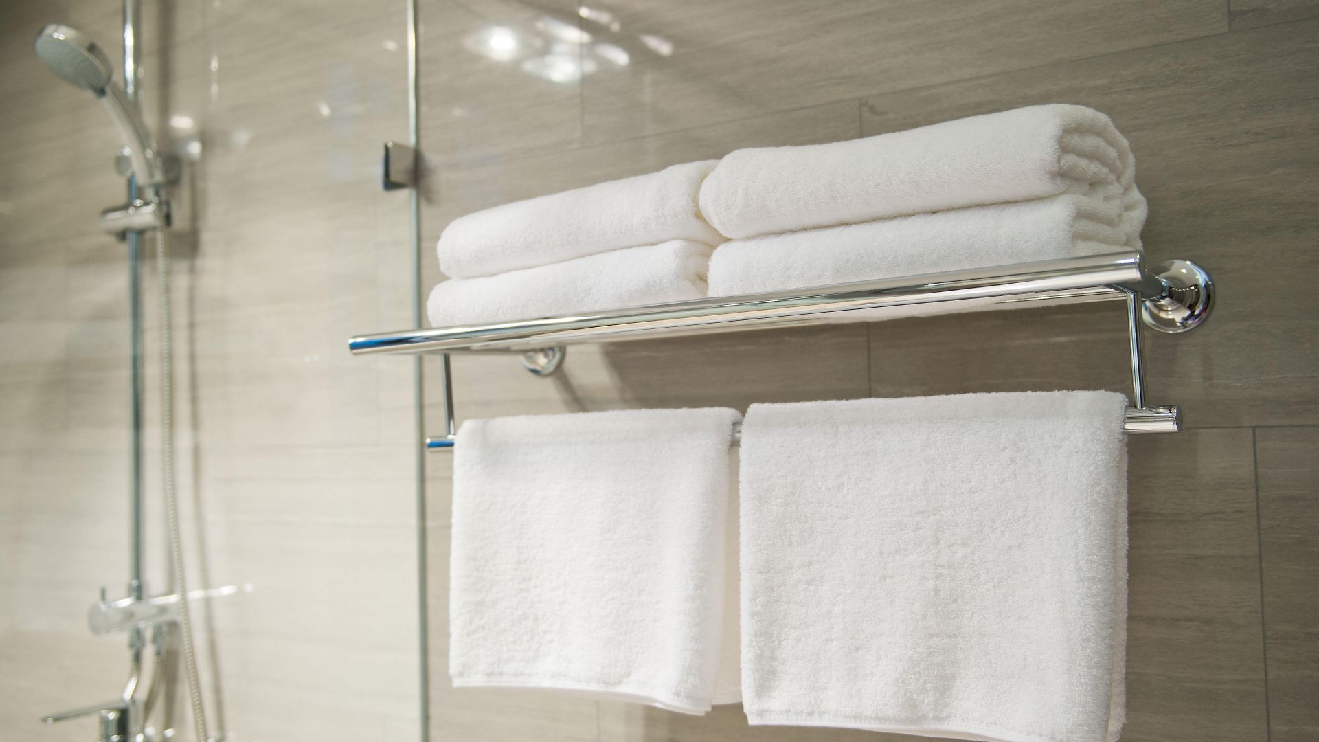 Hotel Hampton By Hilton Airport Century Place