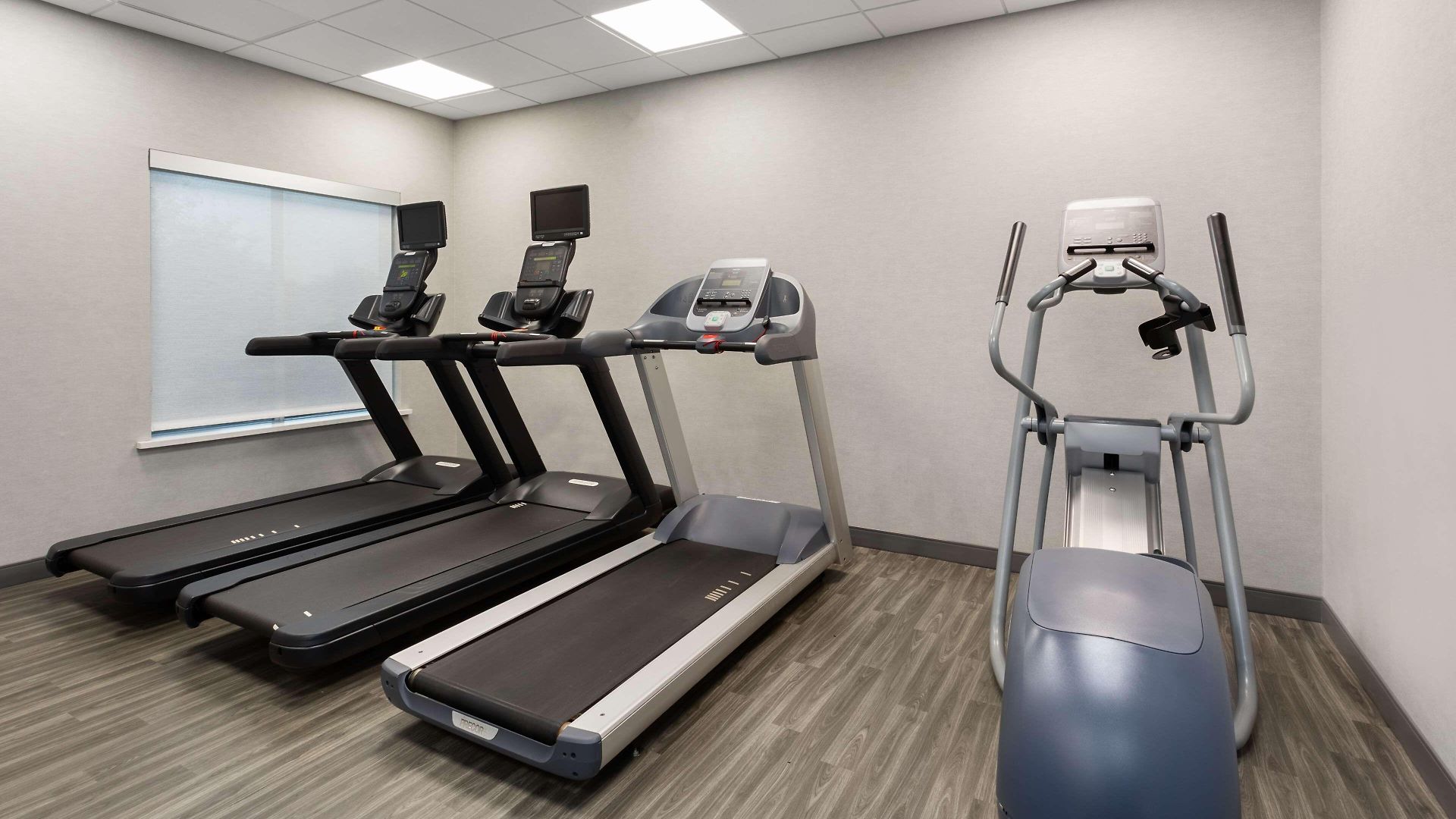 Hampton By Hilton Airport Century Place 3*
