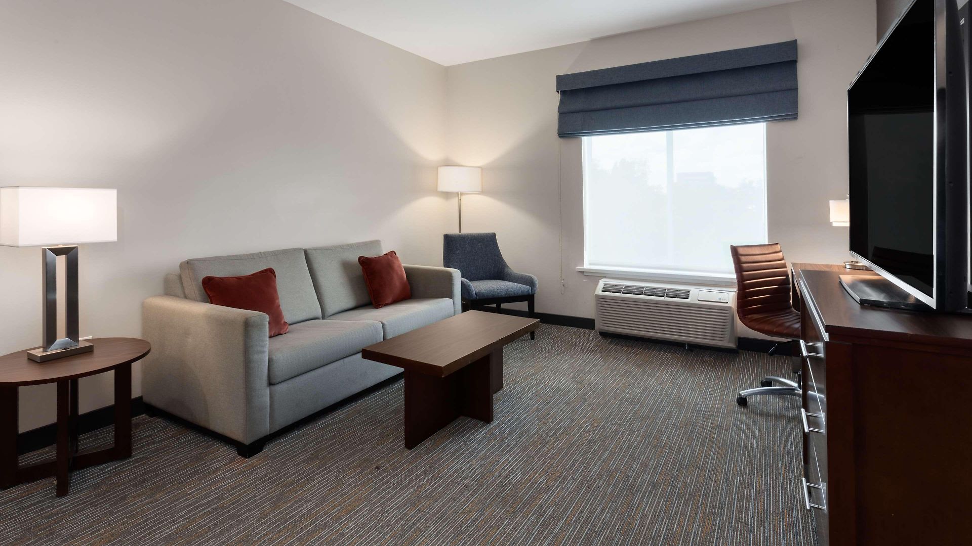 Hampton By Hilton Airport Century Place Hotel 3*