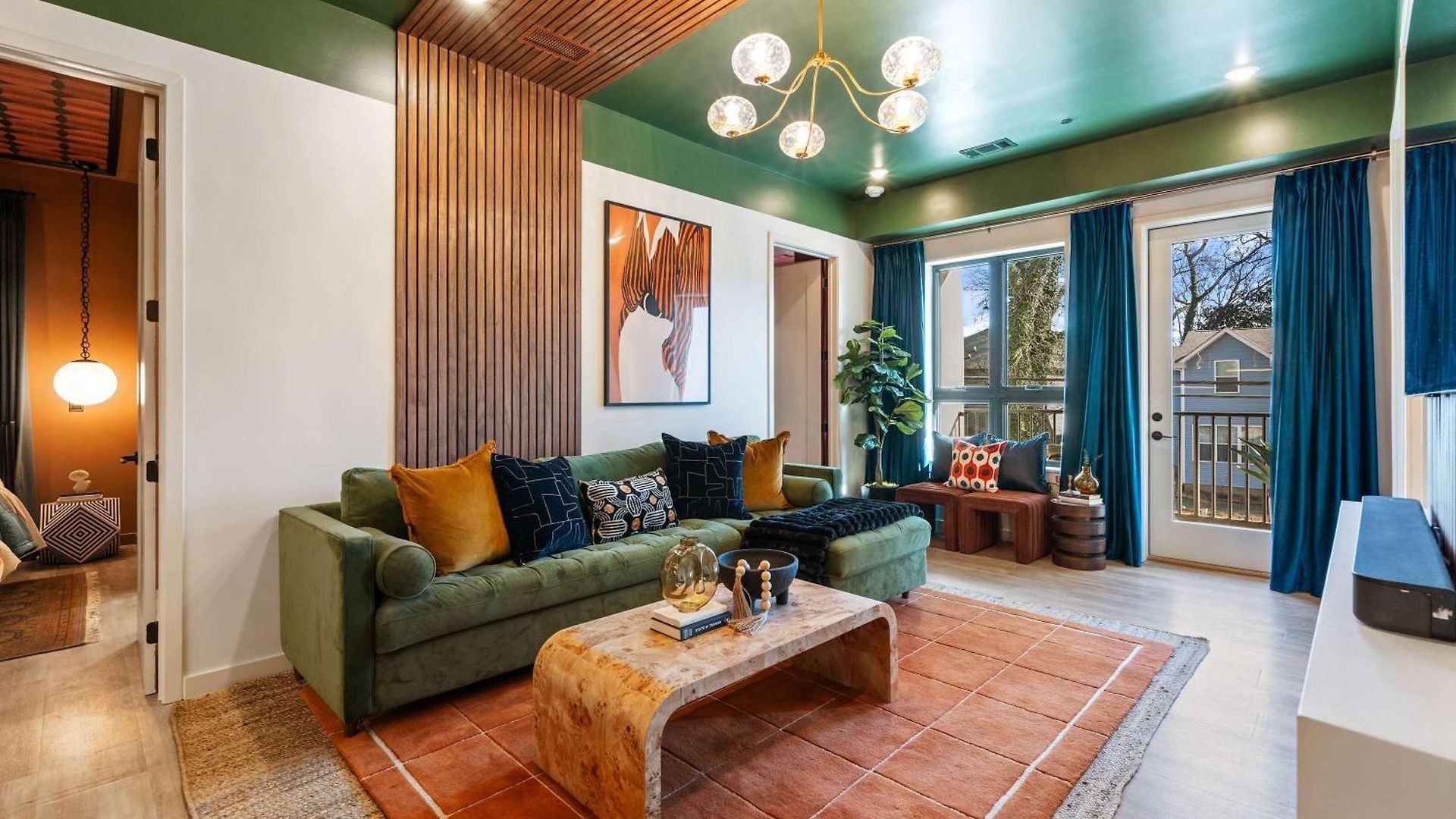 Three King With Pool Gym Balcony & Garage Right On Music Row Downtown Views From Rooftop Walk To Rca B & Local Dining Under 2 Miles To Broadway Elevator Access 24 Hr Hospitality Holiday home