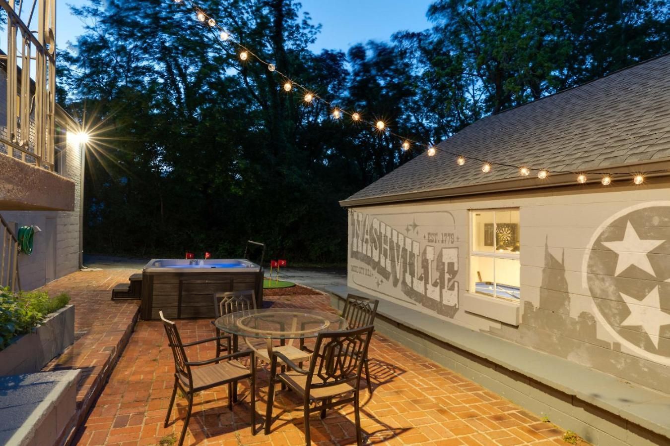 New Playground Hot Tub Games And Broadway Buzz * Nashville