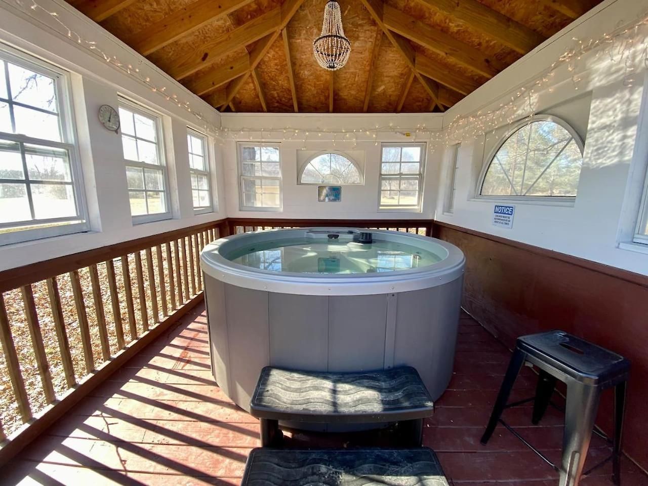 Paradise Found With Pool And Hot Tub Holiday home