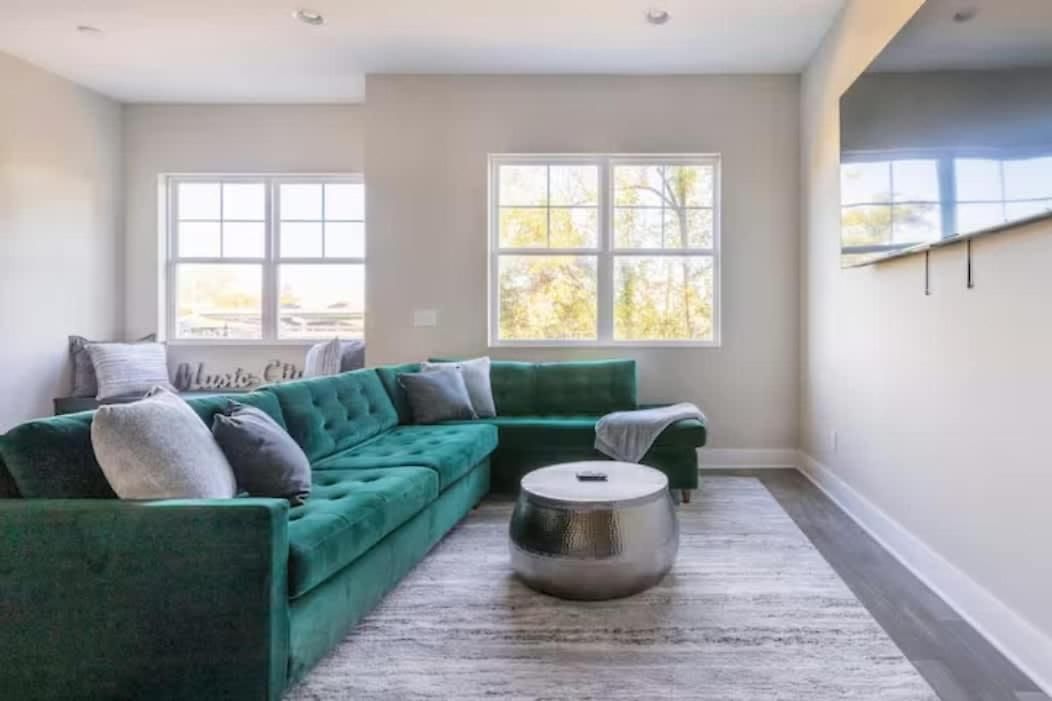 Rooftop Views 4br 4ba 7 Beds Near Broadway