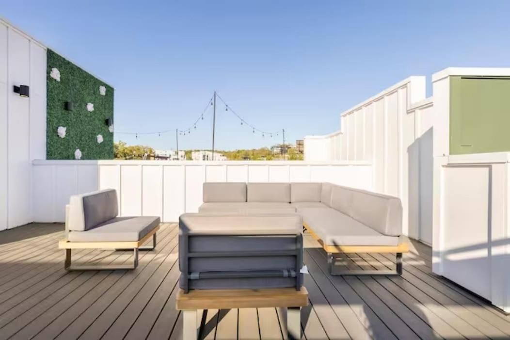 Holiday home Rooftop Views 4br 4ba 7 Beds Near Broadway