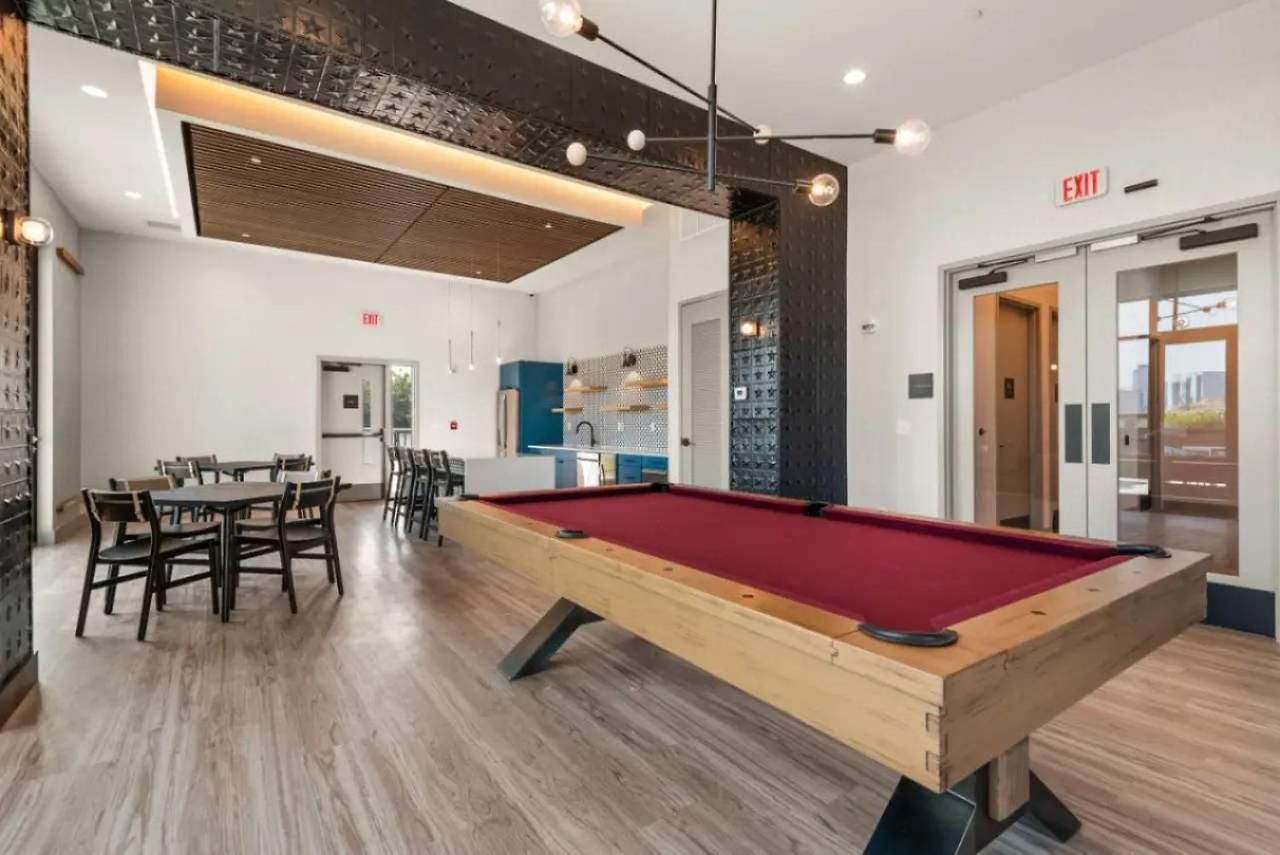 Three King With Pool Gym Balcony & Garage Right On Music Row Downtown Views From Rooftop Walk To Rca B & Local Dining Under 2 Miles To Broadway Elevator Access 24 Hr Hospitality *