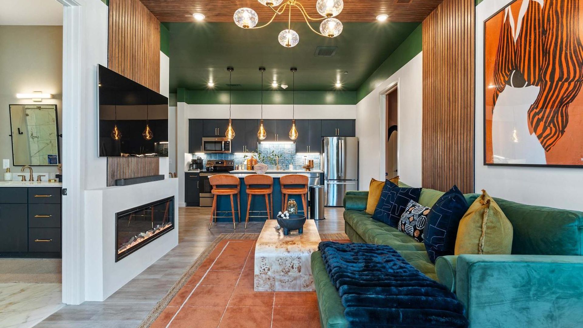 Holiday home Three King With Pool Gym Balcony & Garage Right On Music Row Downtown Views From Rooftop Walk To Rca B & Local Dining Under 2 Miles To Broadway Elevator Access 24 Hr Hospitality Nashville
