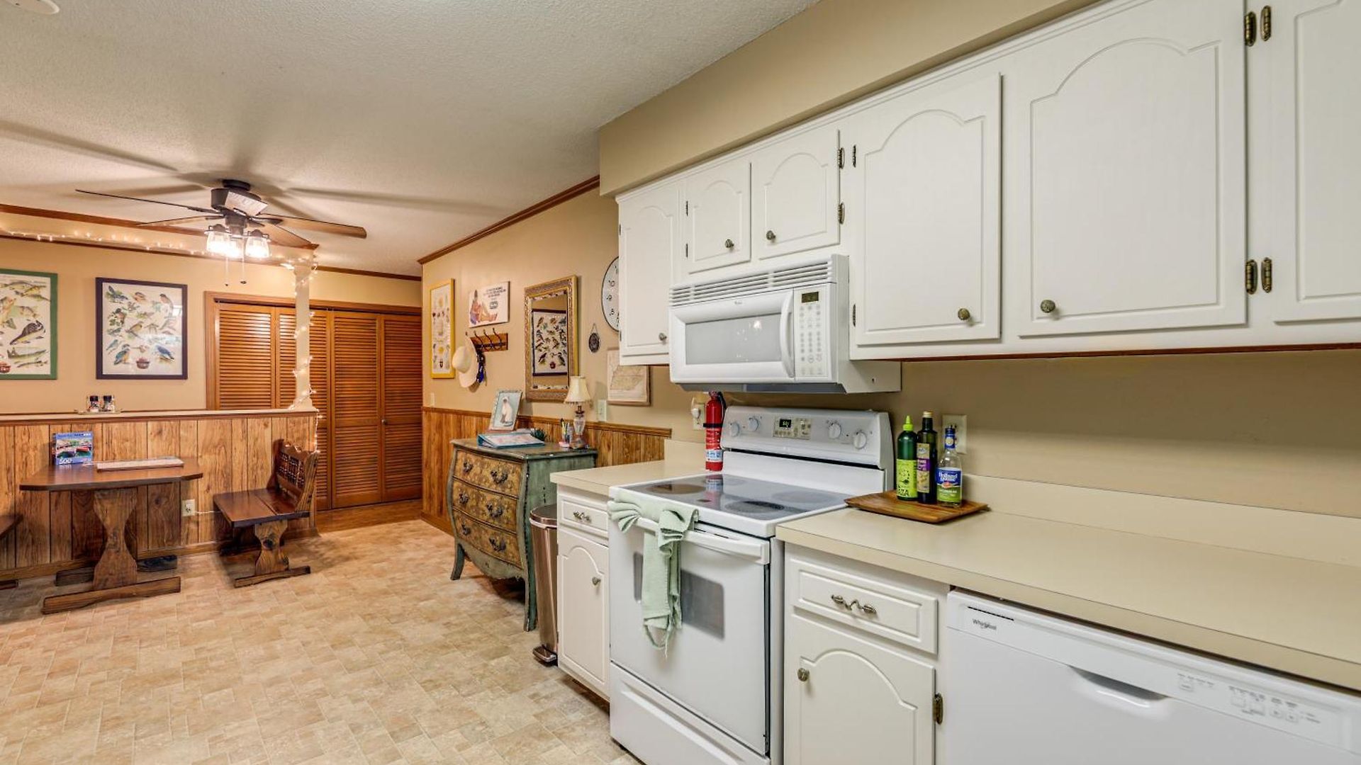 Music-themed Family Home! 13 Mi To Dtwn