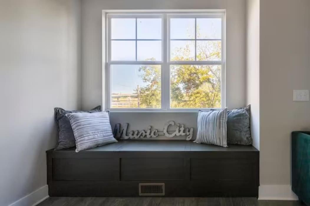 Holiday home Rooftop Views 4br 4ba 7 Beds Near Broadway *
