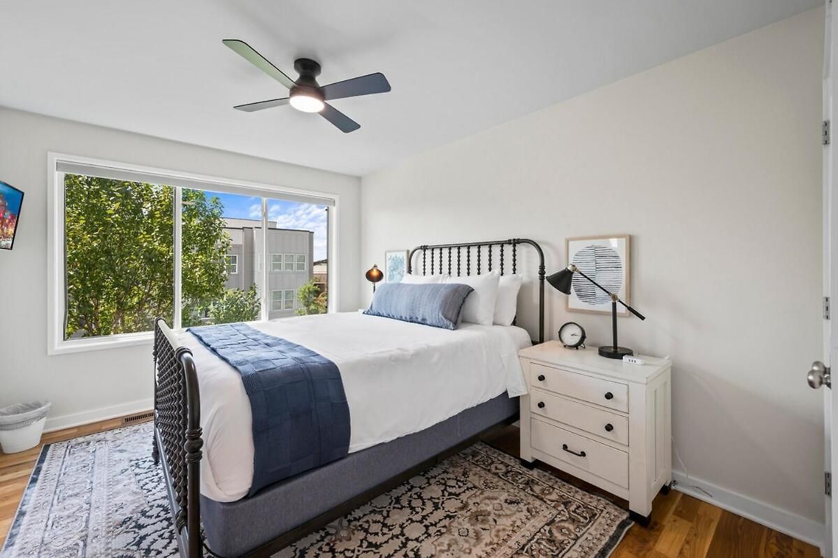 Walk & Bike-stunning Natural Light! 13 Mins To Downtown * Nashville