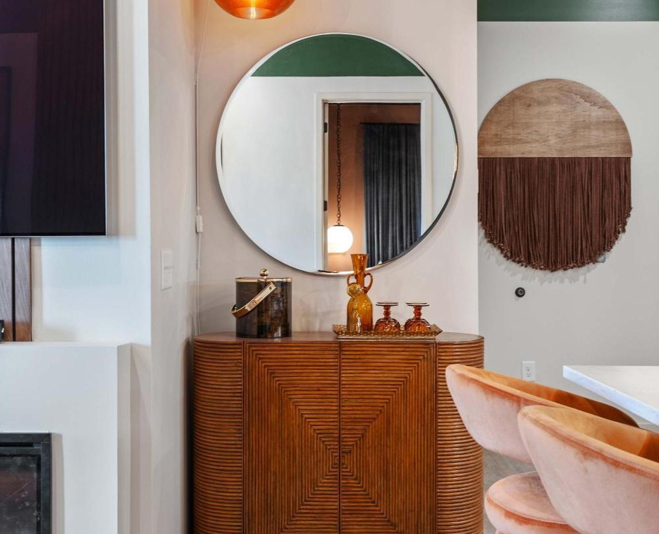 Three King With Pool Gym Balcony & Garage Right On Music Row Downtown Views From Rooftop Walk To Rca B & Local Dining Under 2 Miles To Broadway Elevator Access 24 Hr Hospitality Holiday home Nashville