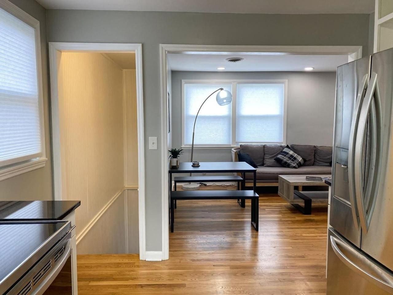 New Listing The Playhouse With Games & *