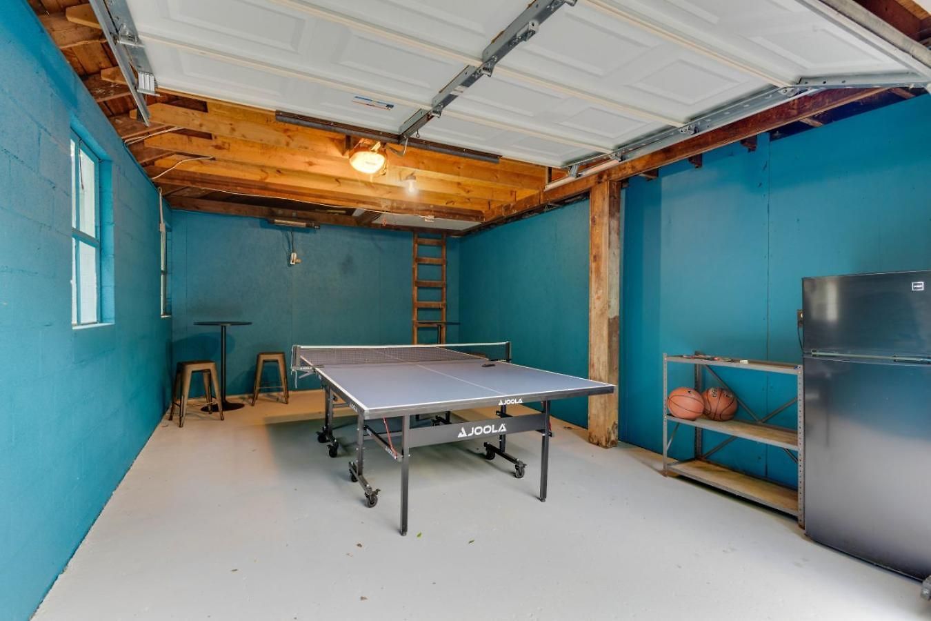 Holiday home New Playground Hot Tub Games And Broadway Buzz *