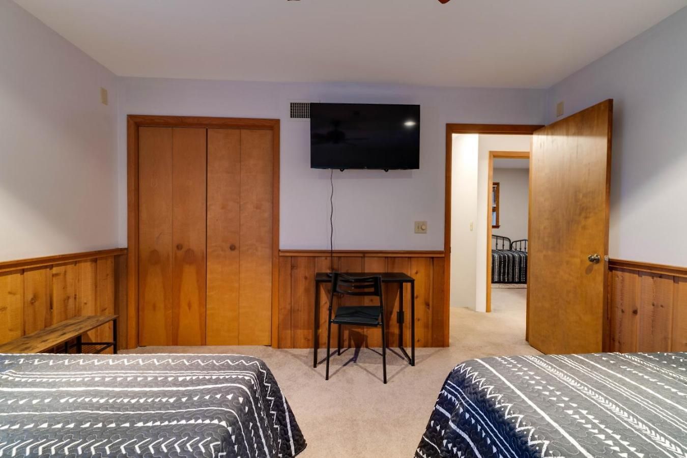 Holiday home New Playground Hot Tub Games And Broadway Buzz *