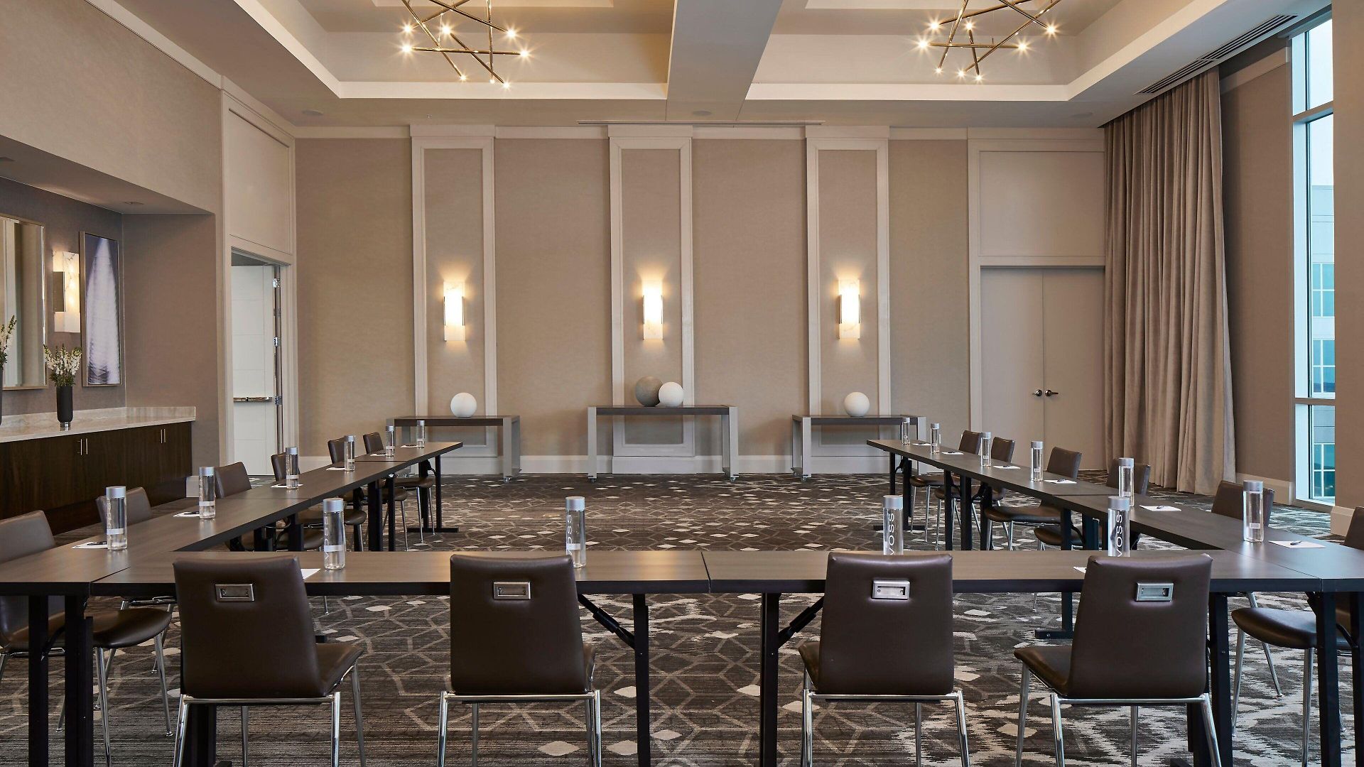 Hotel Springhill By Marriott Downtown/convention Center 3*