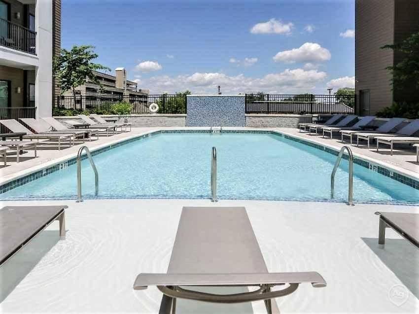 -new-the Nash Luxe, Pool, Gym, Nightlife! Apartment *