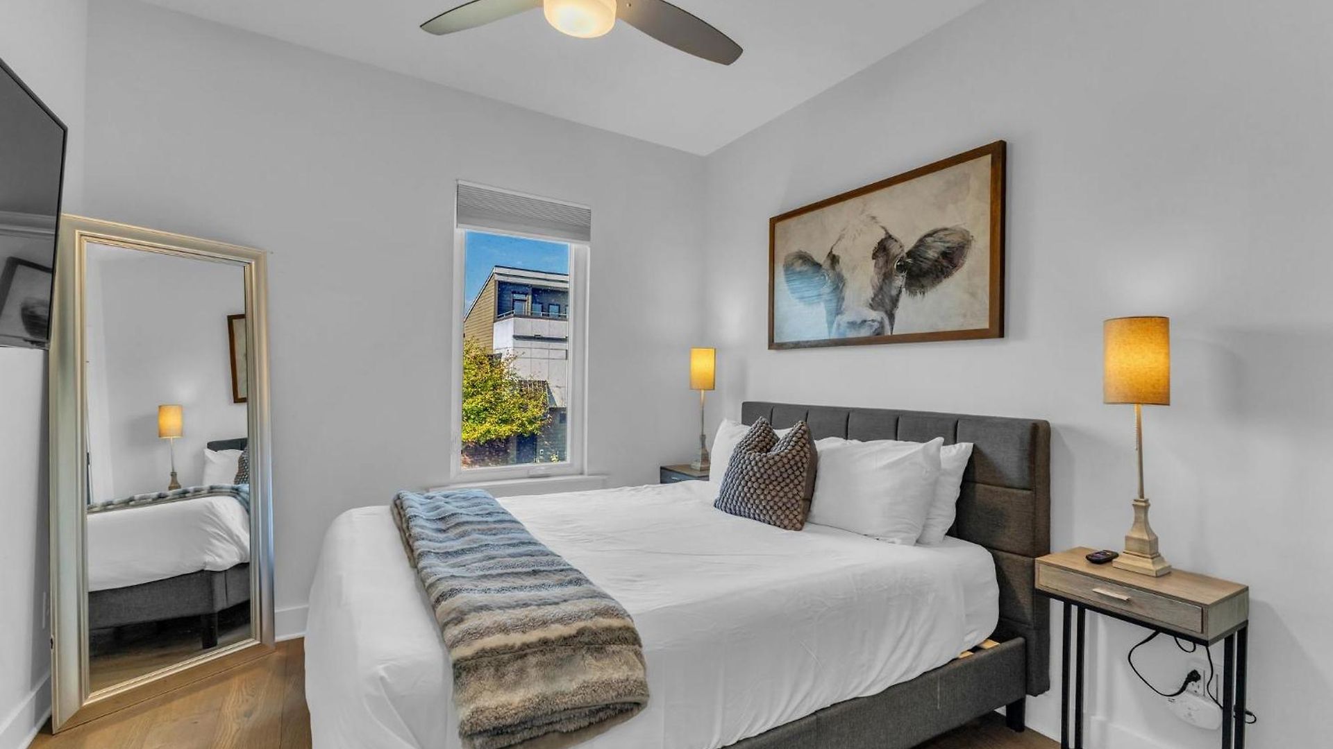 Evanston Apartment *