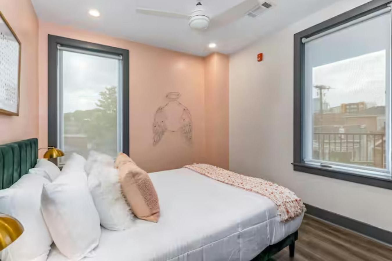 Oasis At The Muse Modern 2br With Balcony & Rooftop Views Nashville