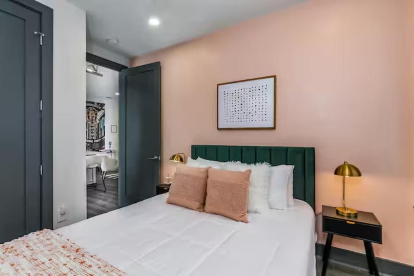 Oasis At The Muse Modern 2br With Balcony & Rooftop Views Apartment *