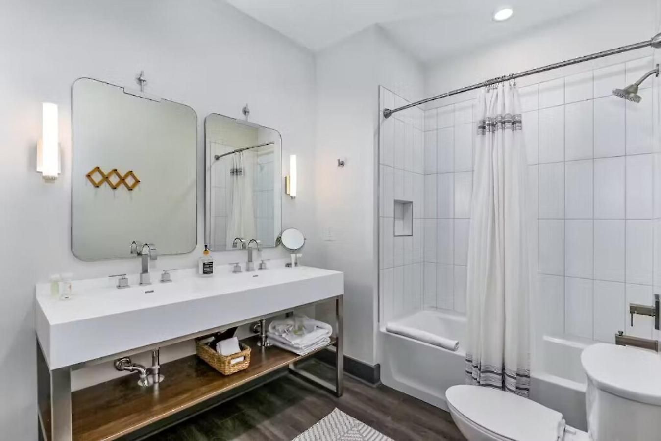 Oasis At The Muse Modern 2br With Balcony & Rooftop Views Nashville