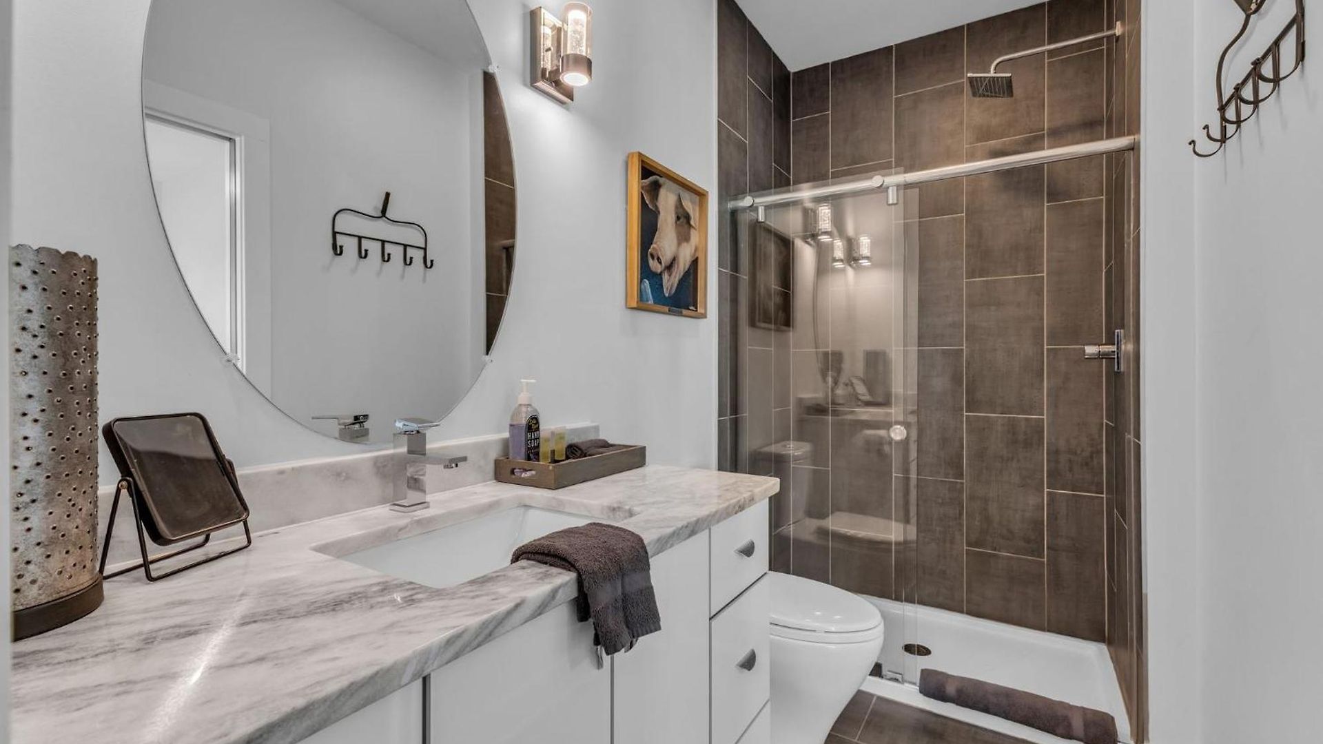 Evanston Apartment *