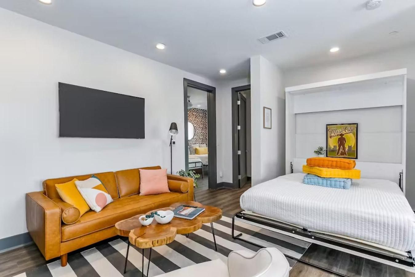 Oasis At The Muse Modern 2br With Balcony & Rooftop Views Nashville