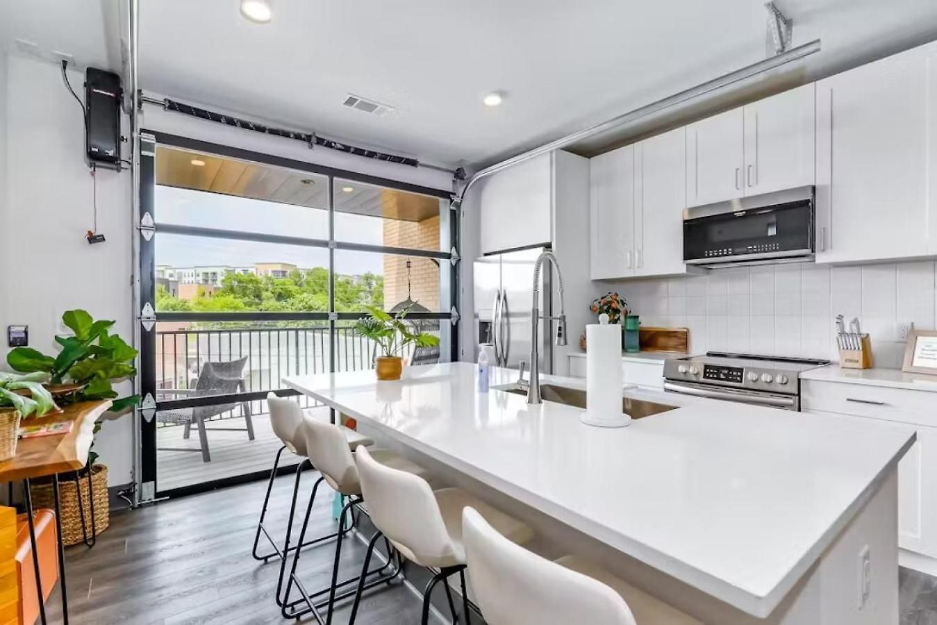Apartment Oasis At The Muse Modern 2br With Balcony & Rooftop Views