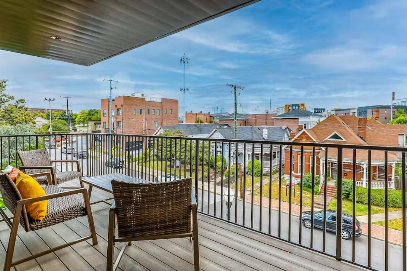 Oasis At The Muse Modern 2br With Balcony & Rooftop Views *