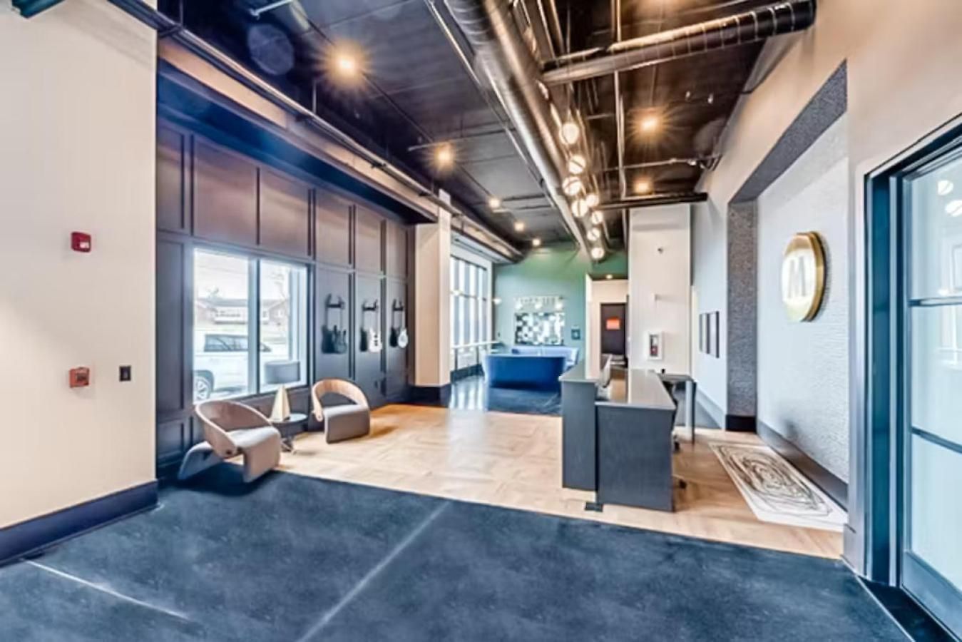 Oasis At The Muse Modern 2br With Balcony & Rooftop Views Apartment