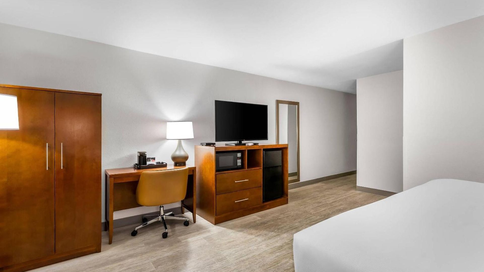 Comfort West Inn 4*