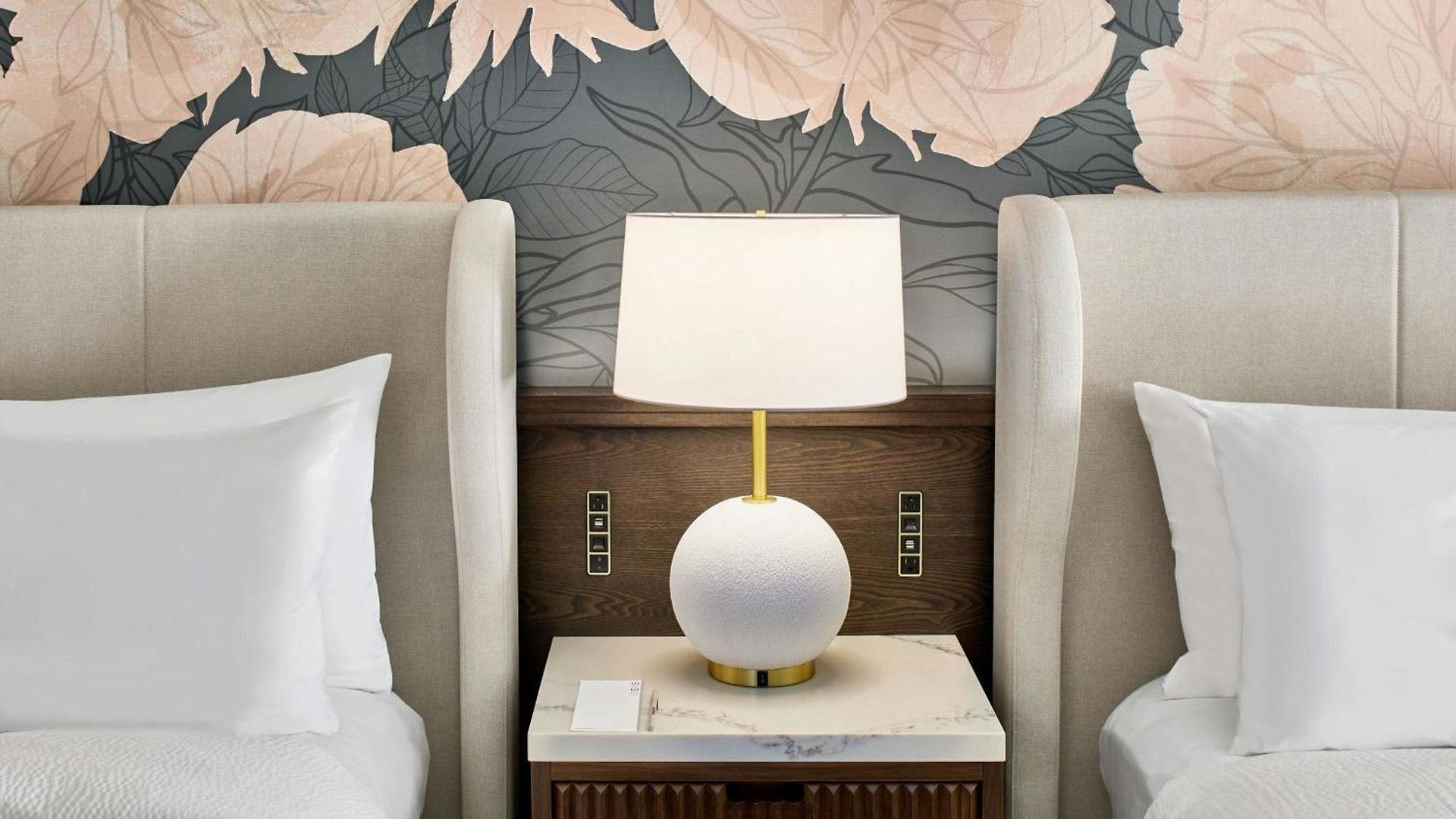 By Marriott Downtown/convention Center Hotel 3*