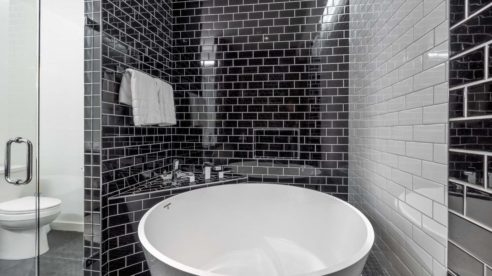 Hotel 121 By Avantstay 4*