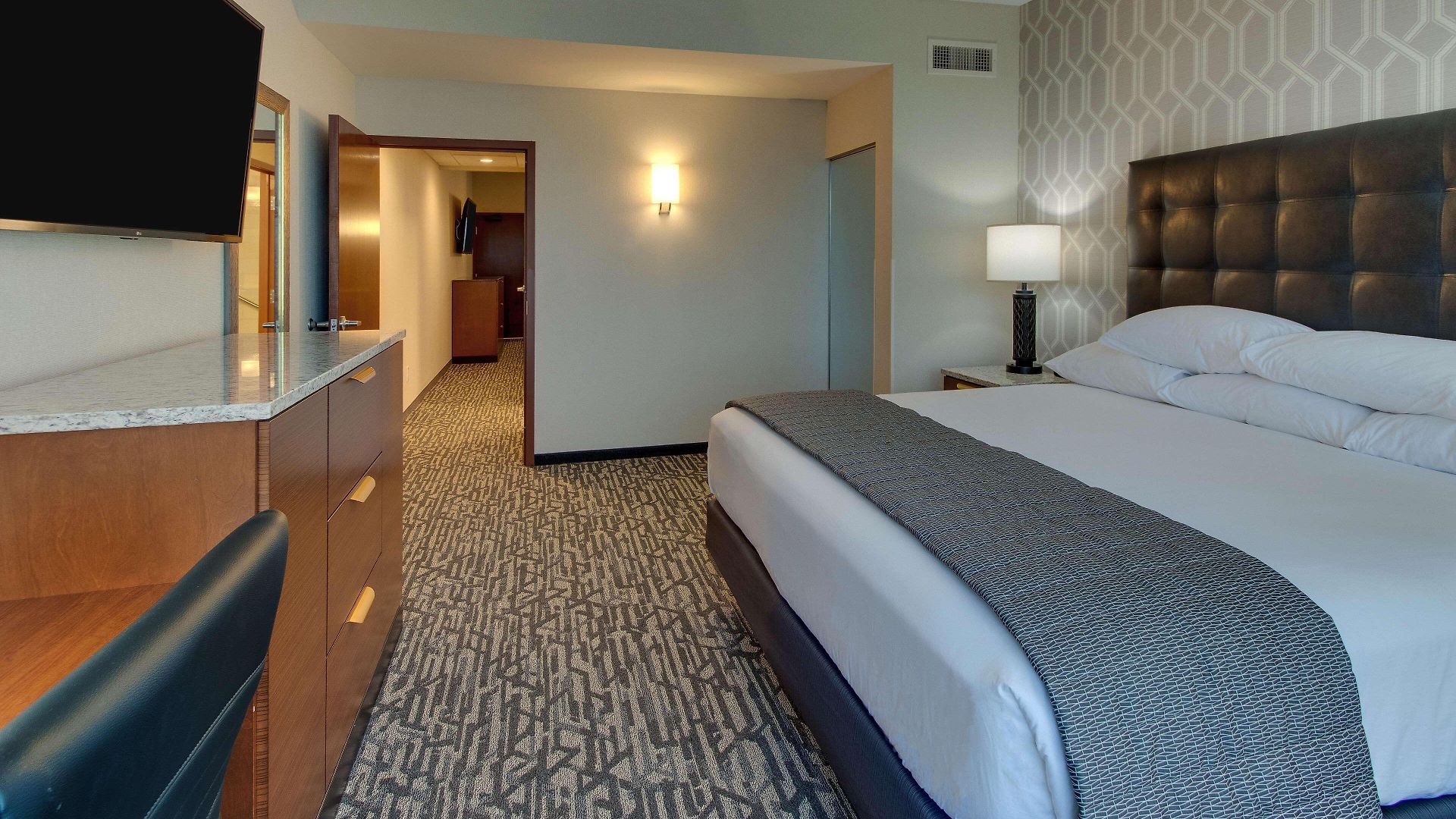 Drury Plaza Downtown 4*