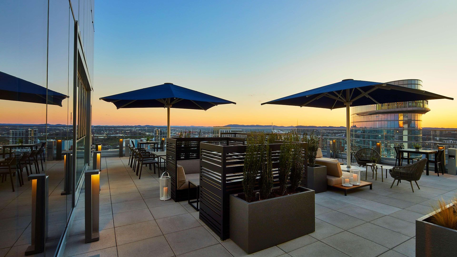 Hotel Embassy By Hilton Downtown Nashville