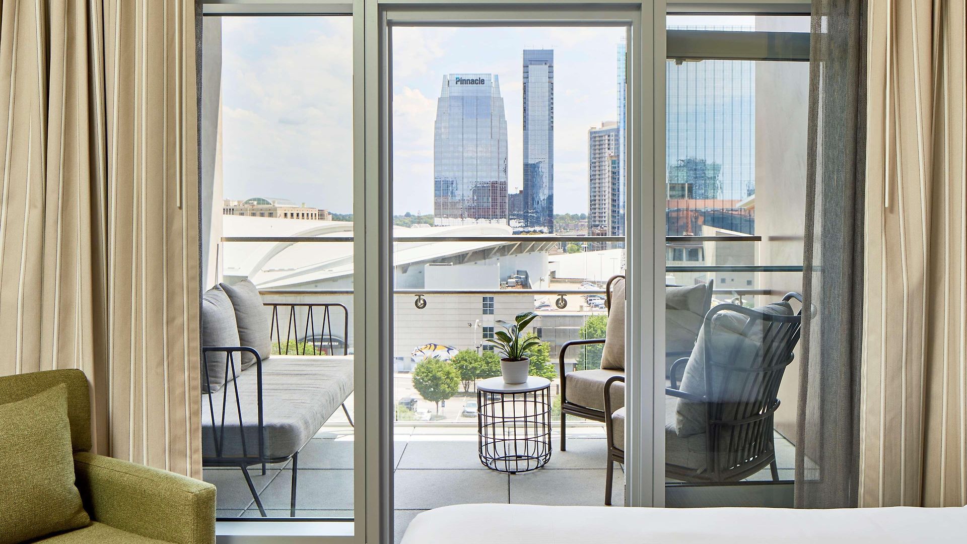 Embassy By Hilton Downtown Hotel Nashville