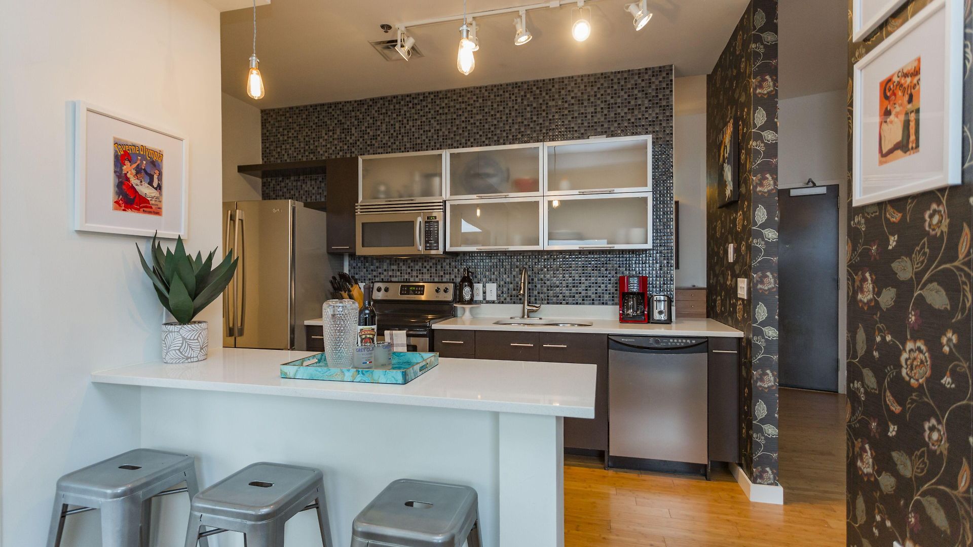 Artsy Extended Retreat Downtown *