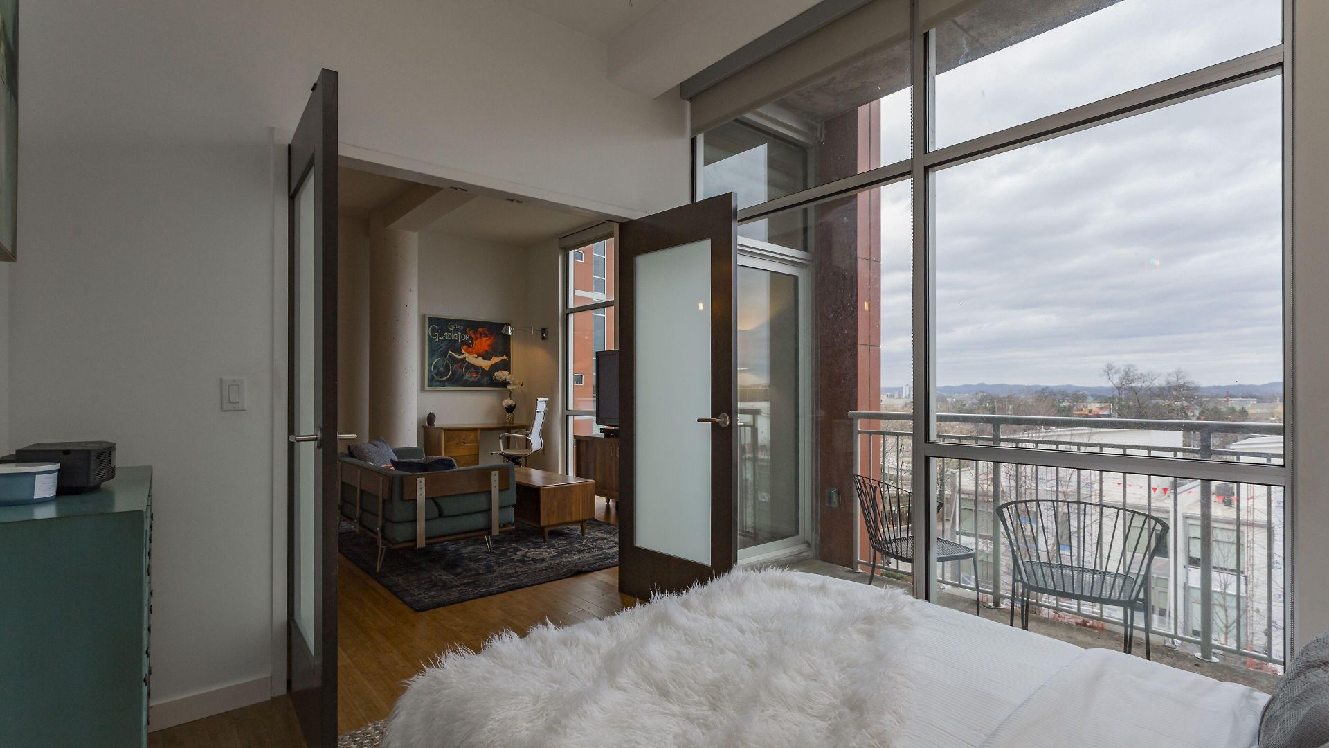 Artsy Extended Retreat Downtown