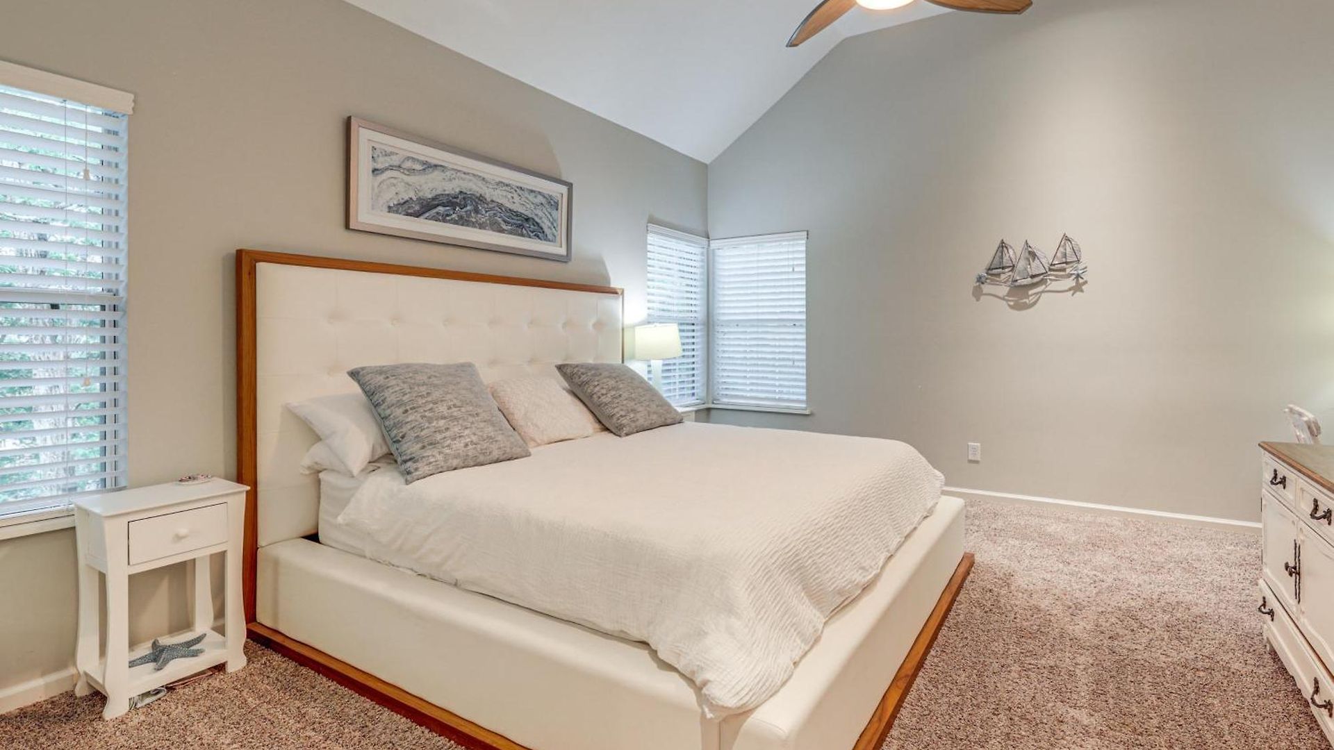 Holiday home Family W/ Deck: 12 Mi To Downtown Nashville! *