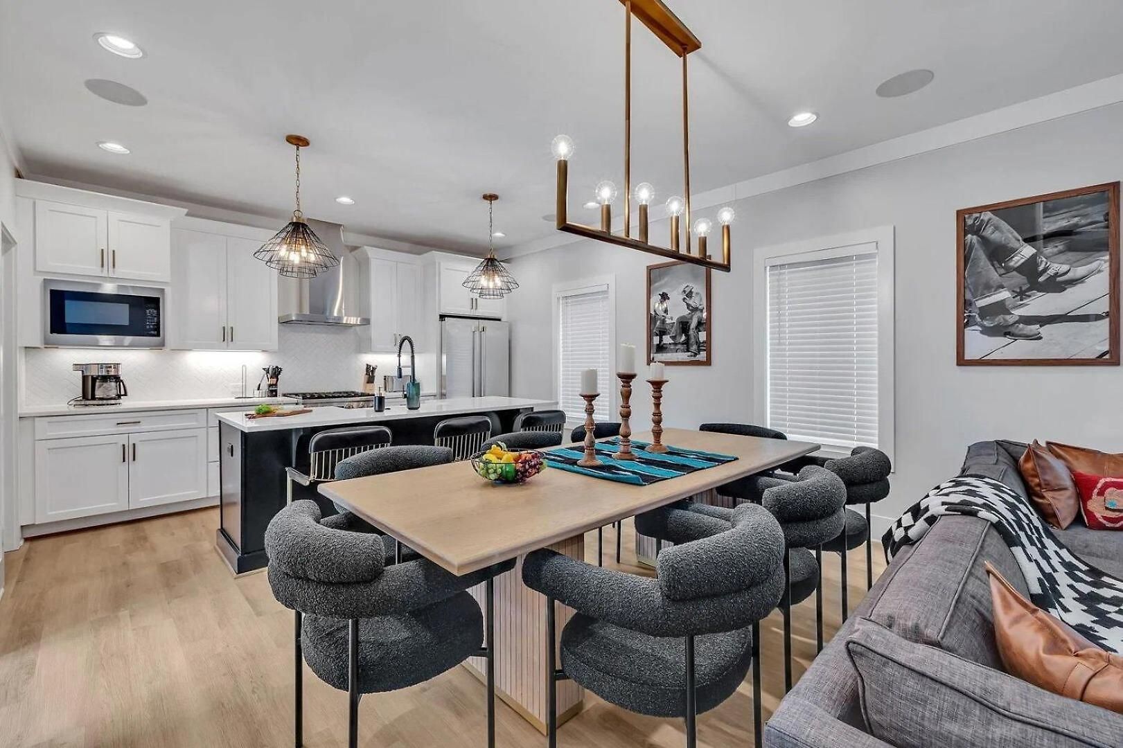 Holiday home Ensemble-4 Unit Combo-8 Mins To Broadway *