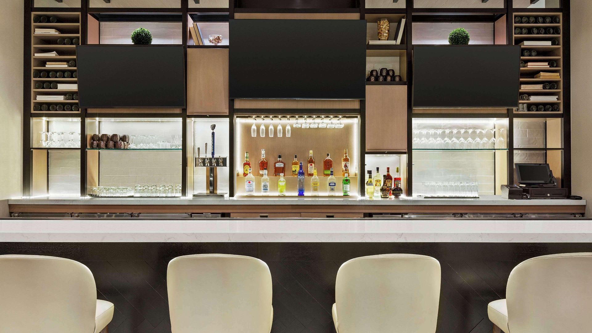 Hotel Hilton Garden West End Avenue 3*