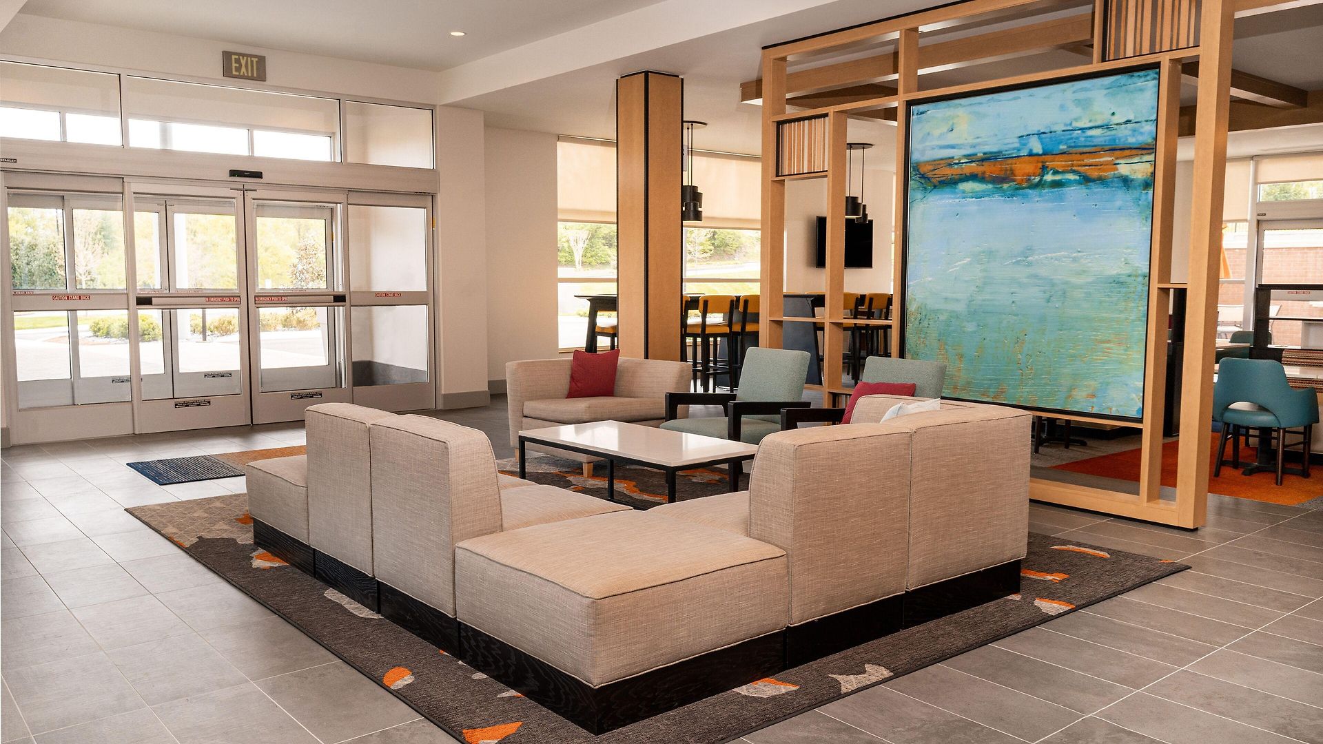 Hyatt House Airport 3*