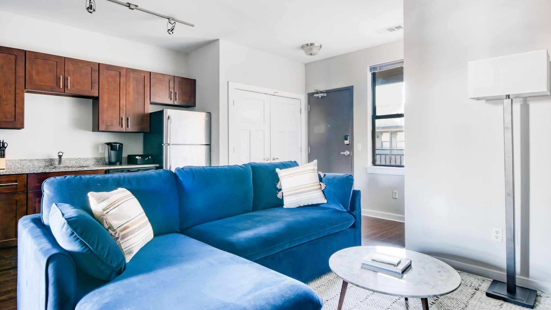 Cozysuites Music Row Hotel *