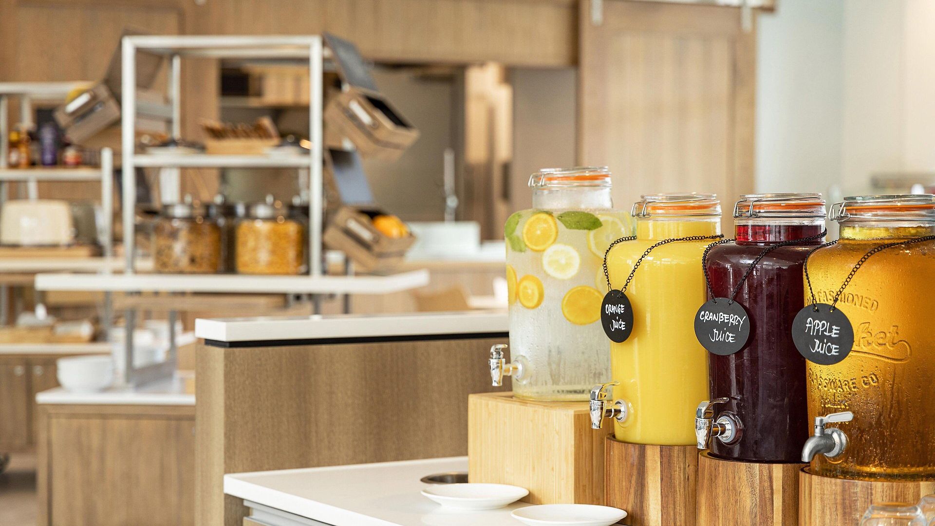 Hotel Element By Marriott Airport 3*