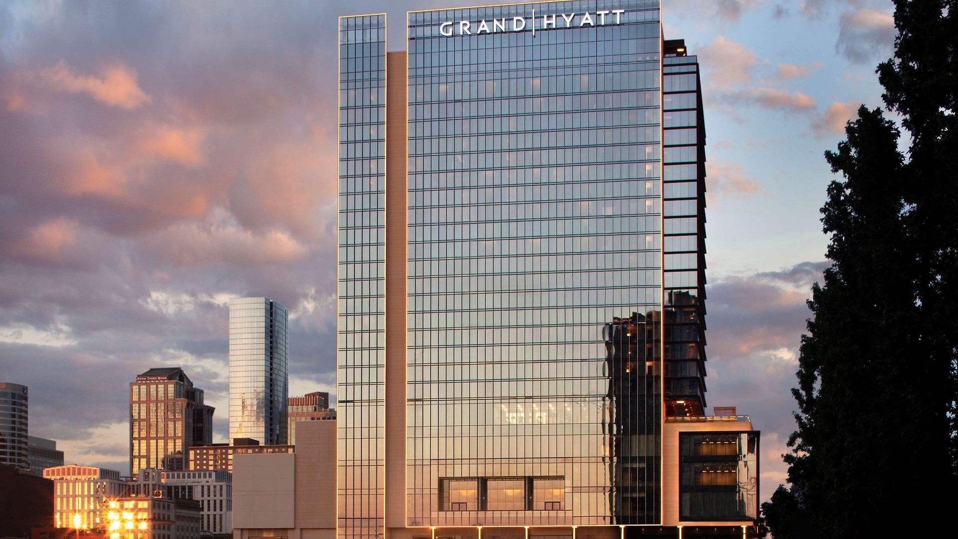 Grand Hyatt Hotel 5*