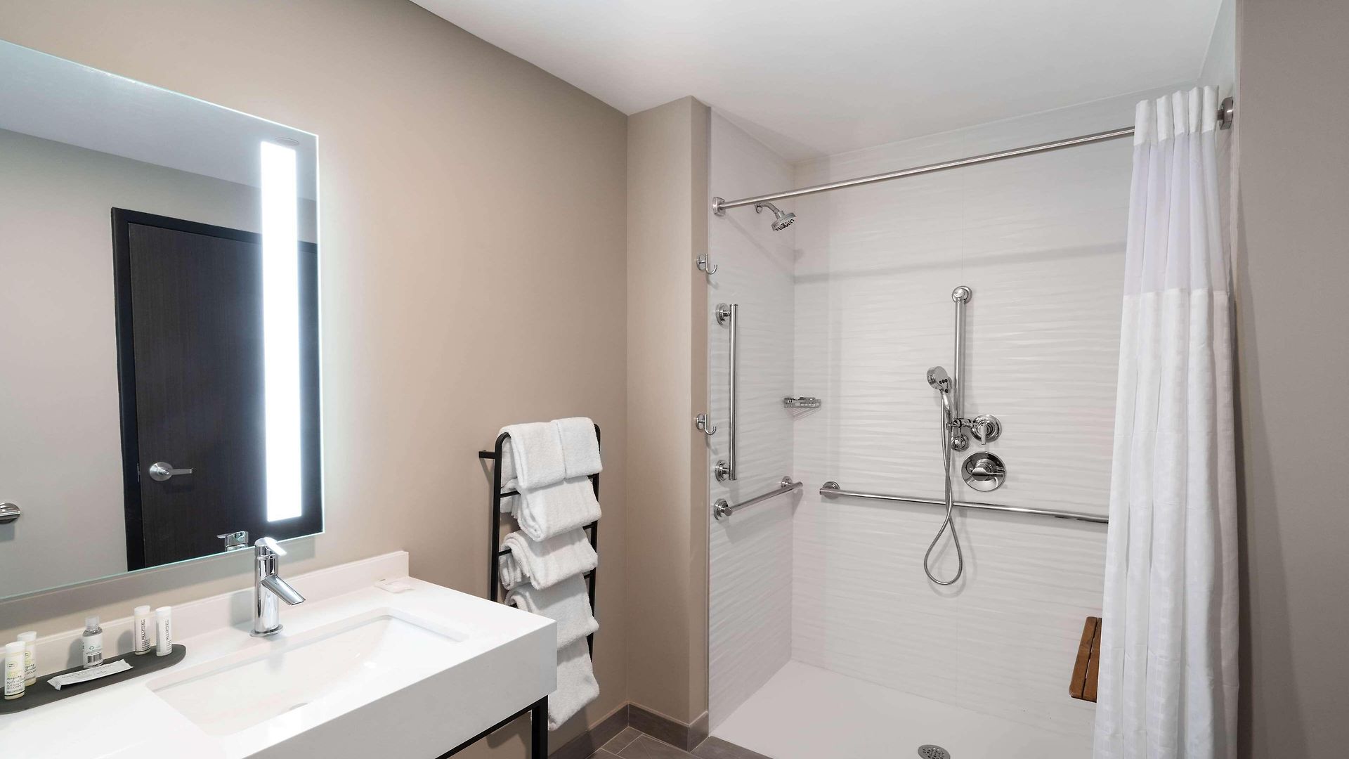 Hotel La Quinta & By Wyndham Downtown Stadium 3*