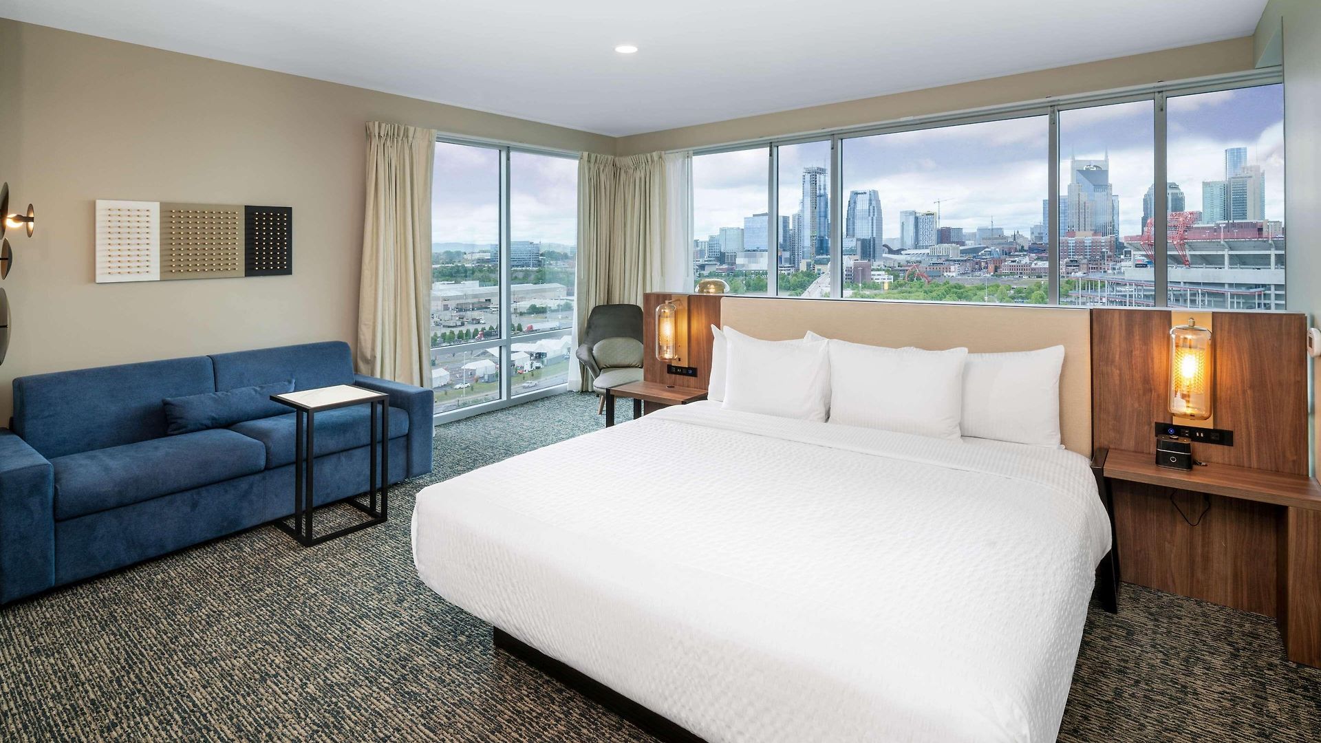 La Quinta & By Wyndham Downtown Stadium Hotel