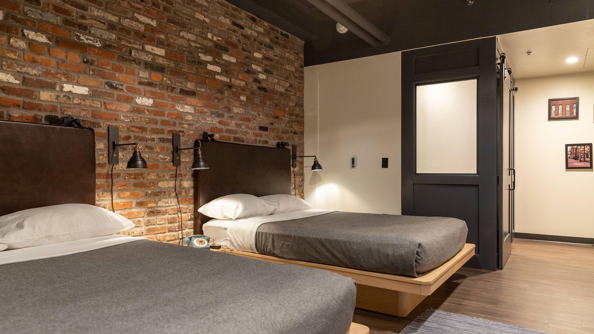 Moxy Downtown Hotel 3*