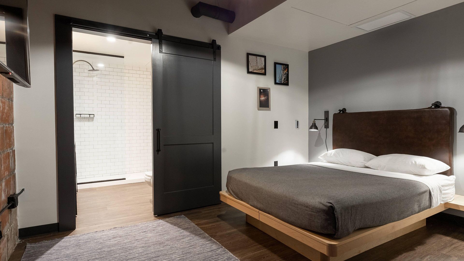 Hotel Moxy Downtown 3*