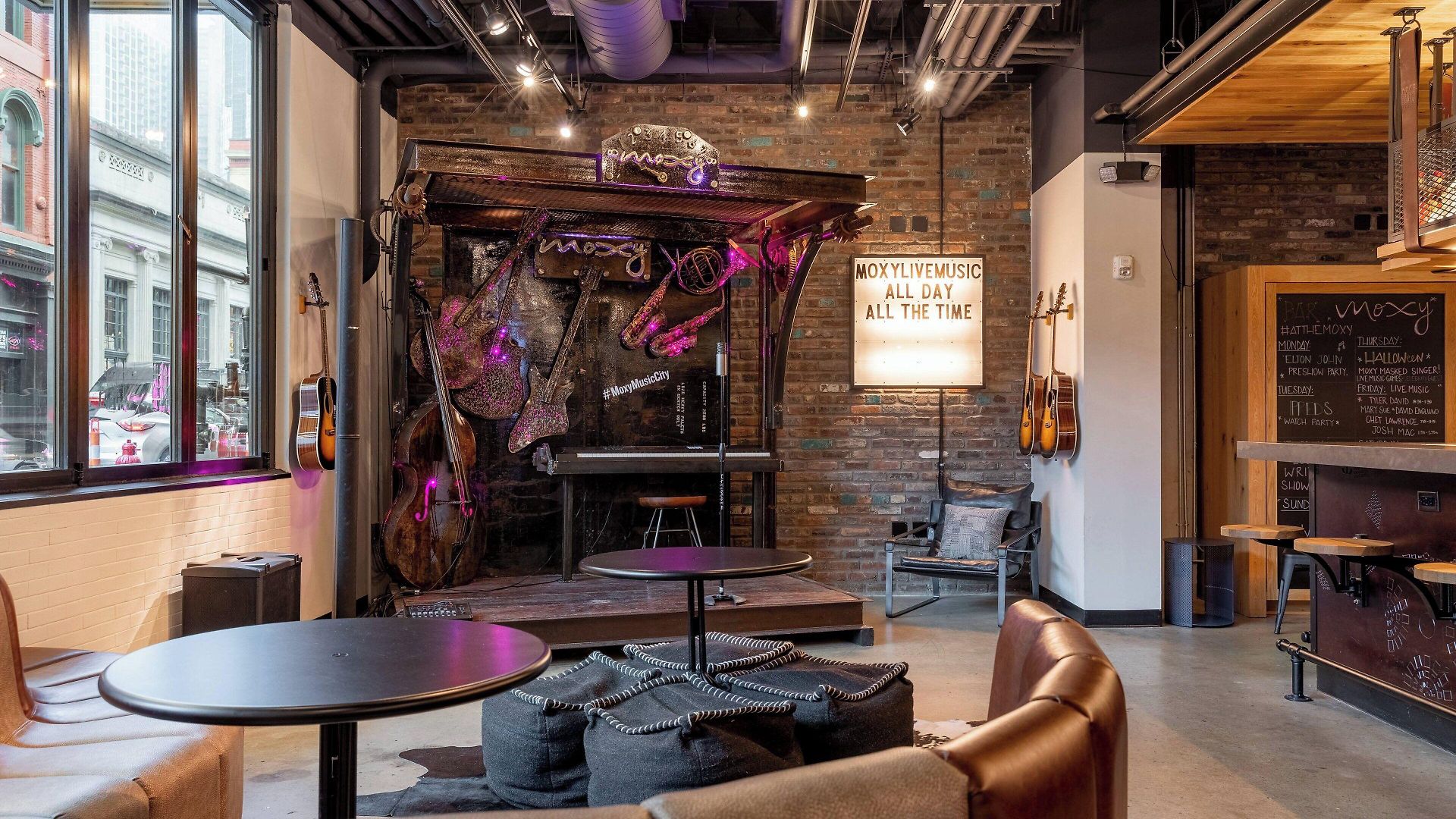 Hotel Moxy Downtown 3*