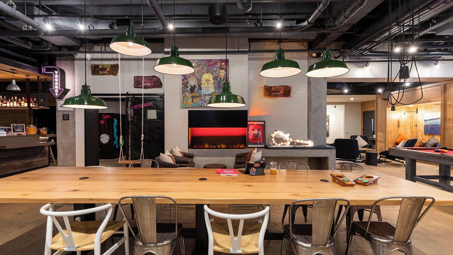 Moxy Downtown 3*